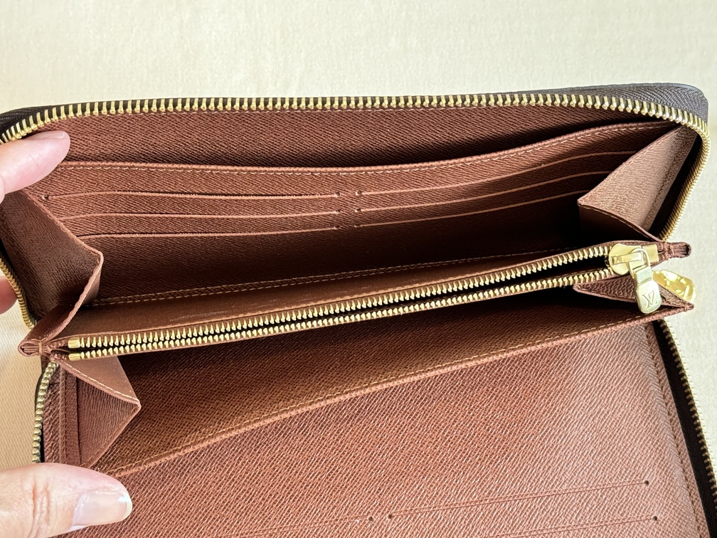 Zippy Organizer Monogram | www.luxuryaccessoires.com Zippy Organizer Monogram | www.luxuryaccessoires.com